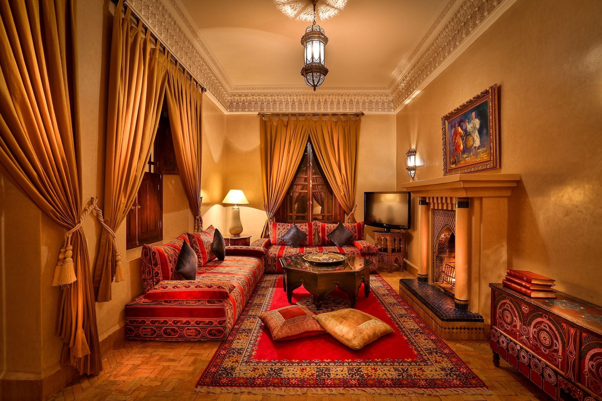 Riad Kniza Marrakesh Bagian luar foto A Moroccan living room