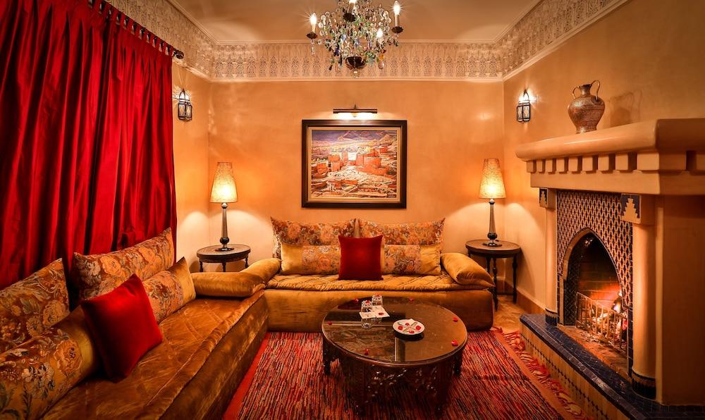 Riad Kniza Marrakesh Bagian luar foto A Moroccan living room