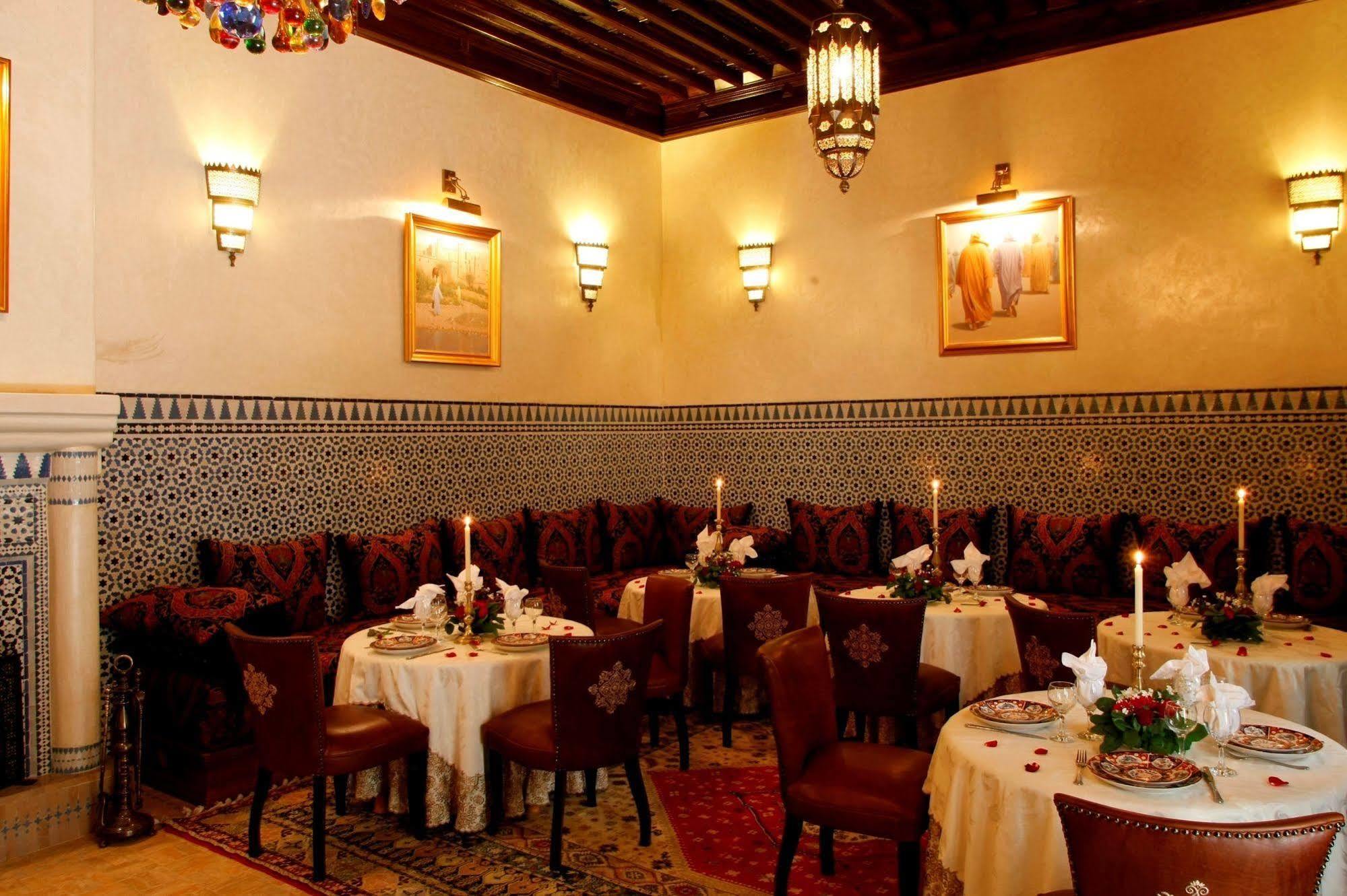 Riad Kniza Marrakesh Bagian luar foto Restaurant in Marrakech